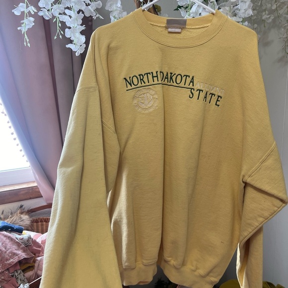 NDSU VINTAGE Yellow Crewneck Sweater - Picture 1 of 5